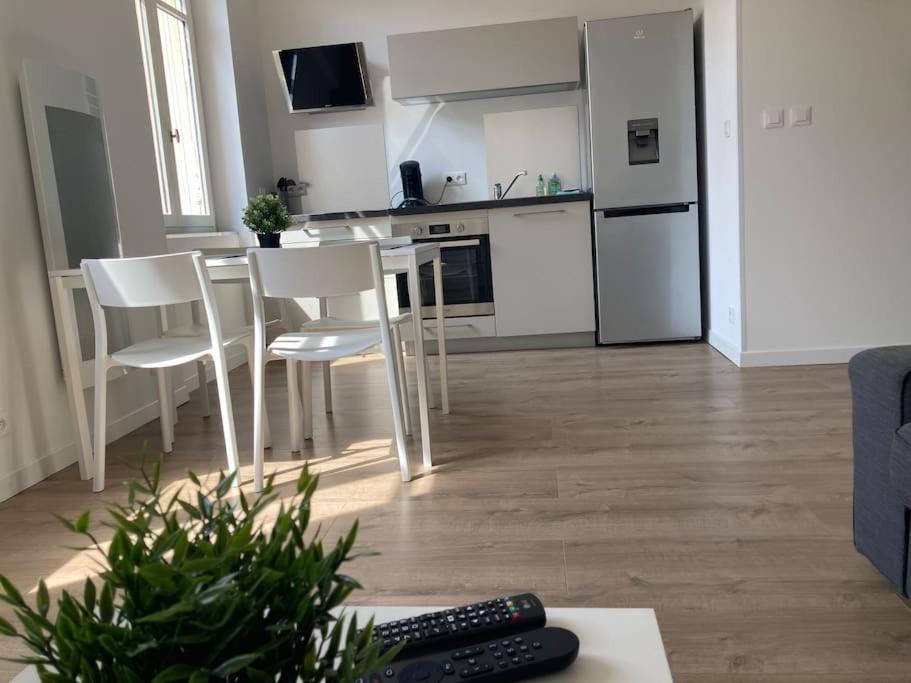 Magnifique T2 J Jaures Avec Garage Apartment แซงต์-เอเตียน ภายนอก รูปภาพ